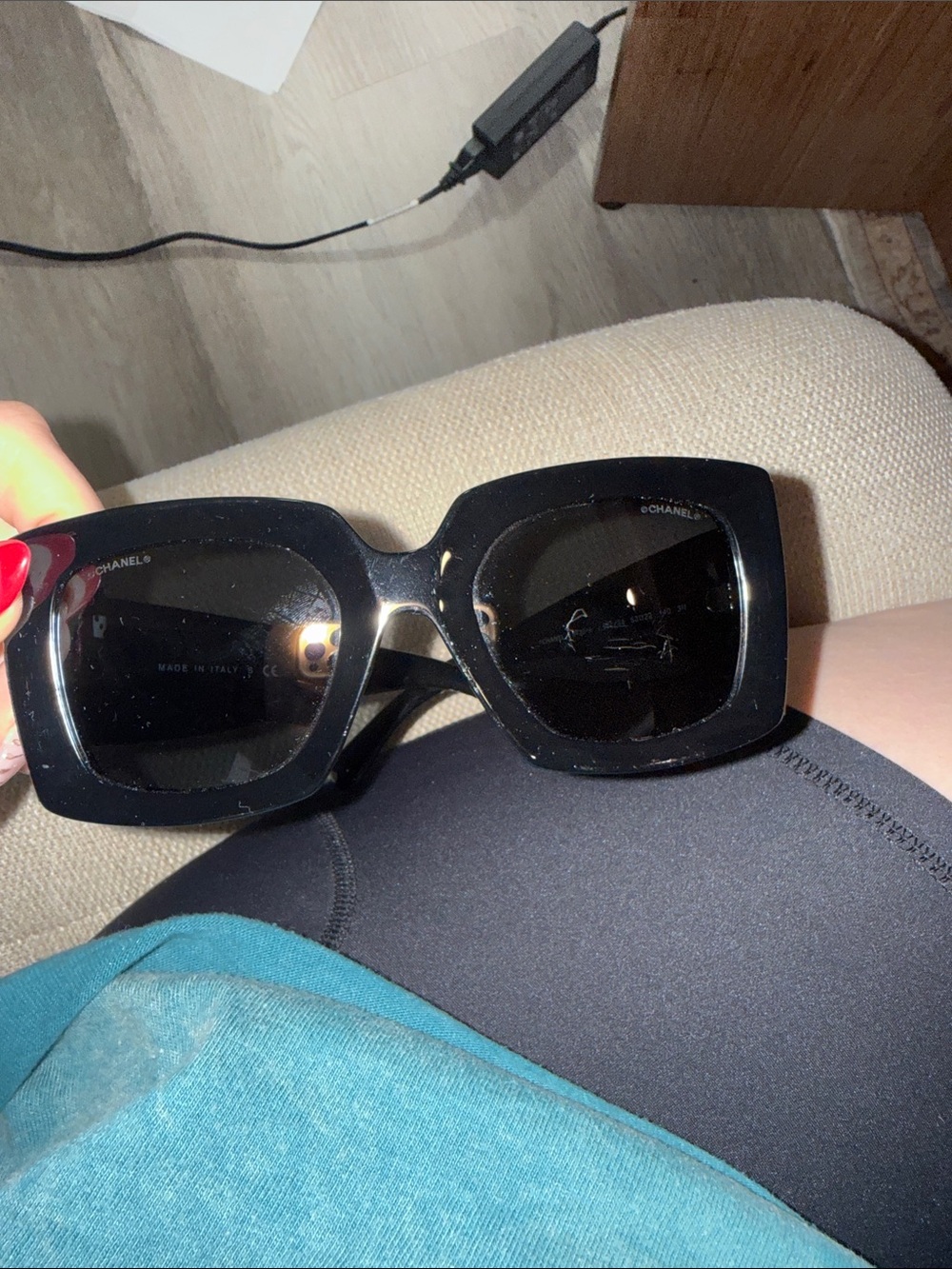 CHANEL Black Rectangular Logo Sunglasses with CC Emblems - Picture 3 of 4